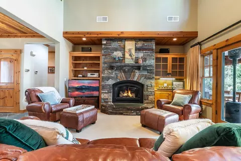 11096 Comstock Pl, Truckee, CA 96161 photo 6