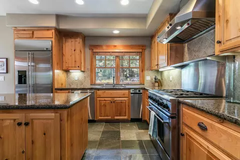 11096 Comstock Pl, Truckee, CA 96161 photo 8