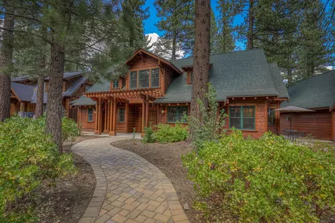 11096 Comstock Pl, Truckee, CA 96161 photo 2