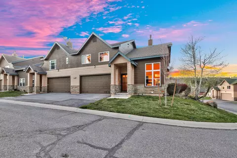 10046 Nicolas Dr # D, Truckee, CA 96161