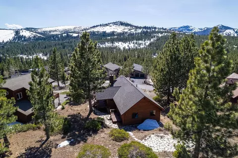 12628 Pinnacle Loop, Truckee, CA 96161 photo 2