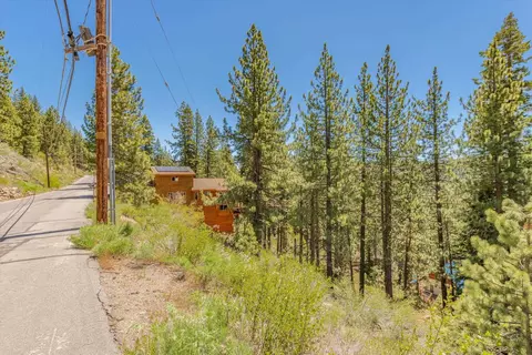 12593 Sierra Dr, Truckee, CA 96161 photo 2