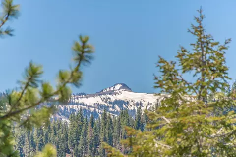 12593 Sierra Dr, Truckee, CA 96161 photo 5