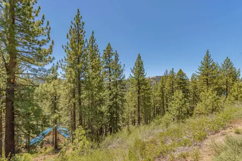 12593 Sierra Dr, Truckee, CA 96161 photo 3