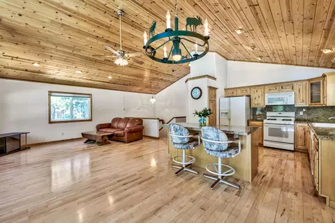 14343 Northwoods Blvd, Truckee, CA 96161
