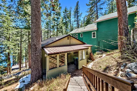 14519 Reed Ave, Truckee, CA 96161 photo 2