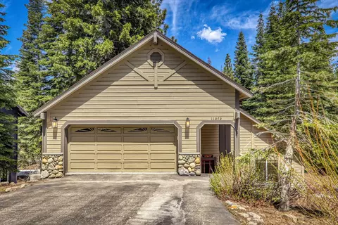 11079 Zermatt Dr, Truckee, CA 96161