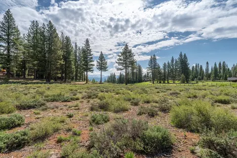10726 Carson Range Ct, Truckee, CA 96161 photo 2