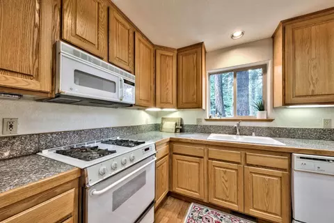 13466 Heidi Way, Truckee, CA 96161 photo 8