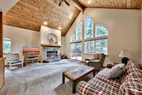 13466 Heidi Way, Truckee, CA 96161 photo 2