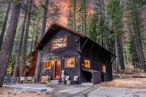 10281 Thomas Dr, Truckee, CA 96161