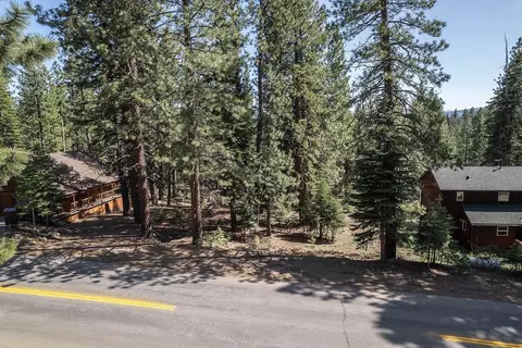 11979 Rainbow Dr, Truckee, CA 96161