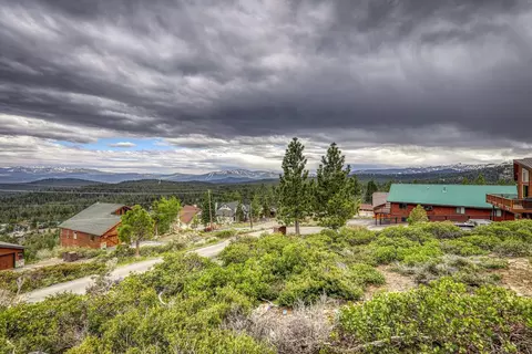 12938 Pinnacle Loop, Truckee, CA 96161 photo 2
