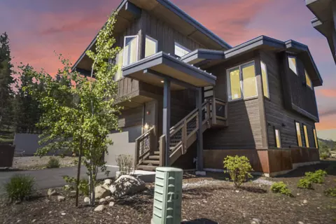 11640 Mcclintock Loop, Truckee, CA 96161