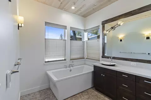 11640 Mcclintock Loop, Truckee, CA 96161 photo 15