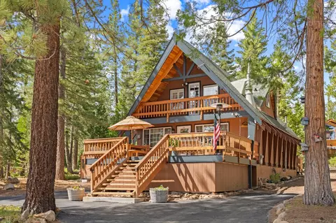 664 Sunset Rd, Carnelian Bay, CA 96140