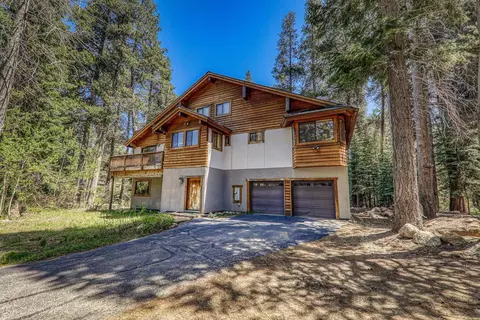 10240 Aspen St, Truckee, CA 96161