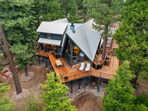 573 Granite Rd, Carnelian Bay, CA 96140