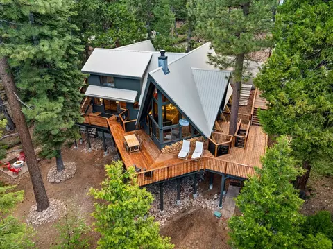 573 Granite Rd, Carnelian Bay, CA 96140