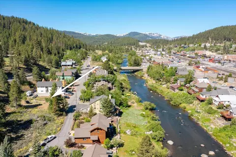 10111 River St, Truckee, CA 96161