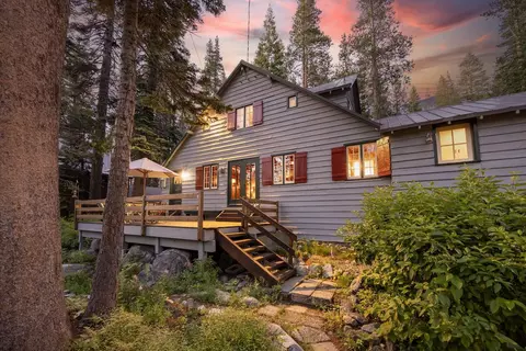 21432 Donner Dr, Soda Springs, CA 95728