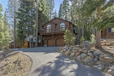 11852 Brookstone Dr, Truckee, CA 96161