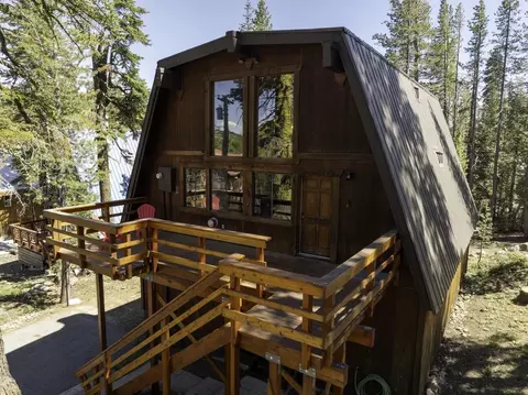 9358 Cascade Rd, Soda Springs, CA 95728