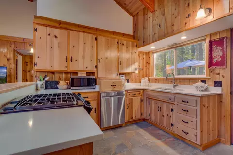 517 Elm St, Tahoma, CA 96142