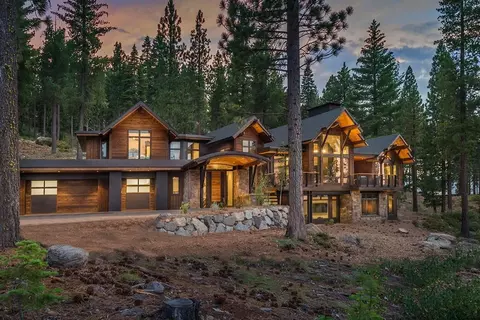 8118 Fallen Leaf Way, Truckee, CA 96161