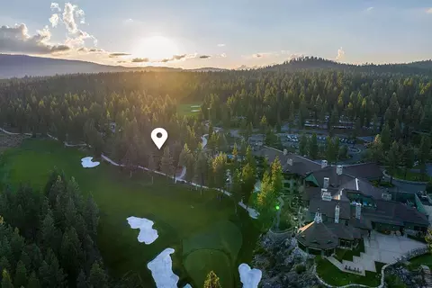 8101 Valhalla Dr, Truckee, CA 96161 photo 2
