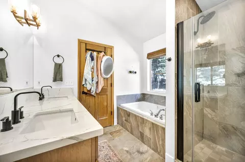 12440 Rainbow Dr, Truckee, CA 96161 photo 11