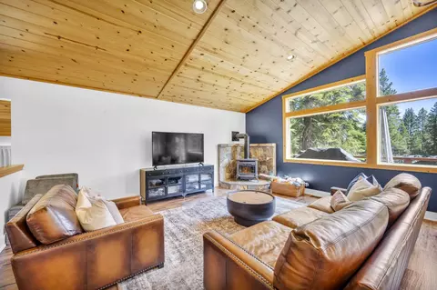 12440 Rainbow Dr, Truckee, CA 96161 photo 7