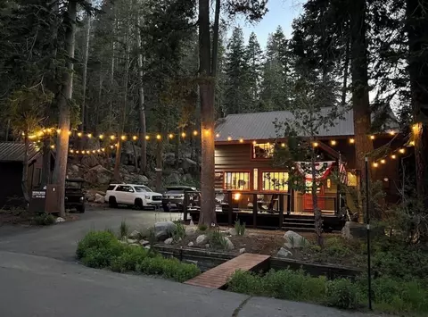 15805 Conifer Dr, Truckee, CA 96161