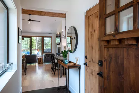 11093 Lausanne Way, Truckee, CA 96161