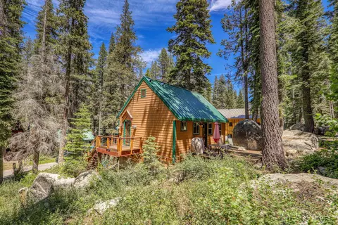 15711 Conifer Dr, Truckee, CA 96161