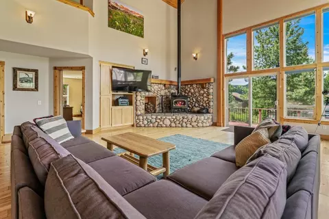 13098 Pinnacle Loop, Truckee, CA 96161 photo 5
