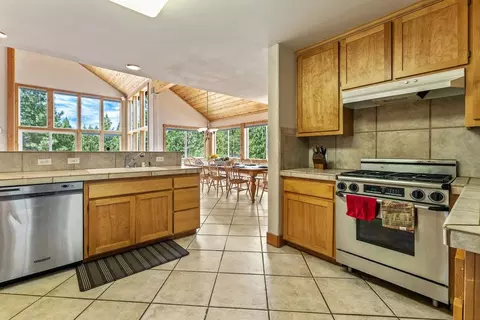 13098 Pinnacle Loop, Truckee, CA 96161 photo 17