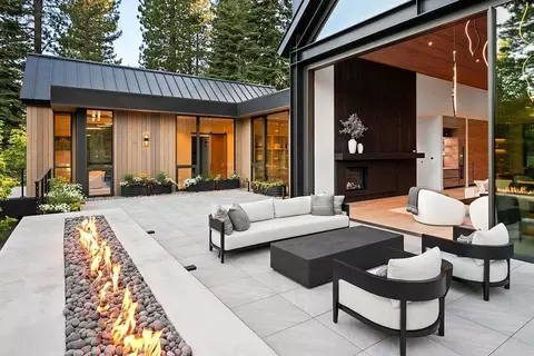8233 Valhalla Dr, Truckee, CA 96161 photo 3