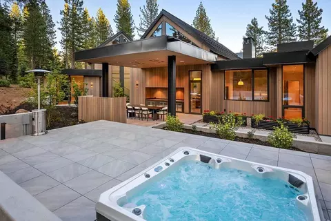 8233 Valhalla Dr, Truckee, CA 96161 photo 19