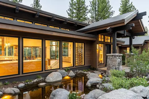 8207 Ehrman Dr, Truckee, CA 96161 photo 2