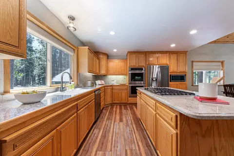 12838 Skiview Loop, Truckee, CA 96161 photo 6