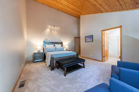 12838 Skiview Loop, Truckee, CA 96161 photo 11