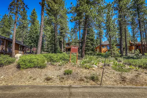 11976 Cavern Way, Truckee, CA 96161 photo 2