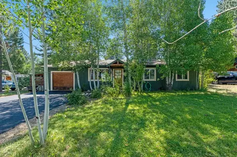 10989 Dorchester Dr, Truckee, CA 96161