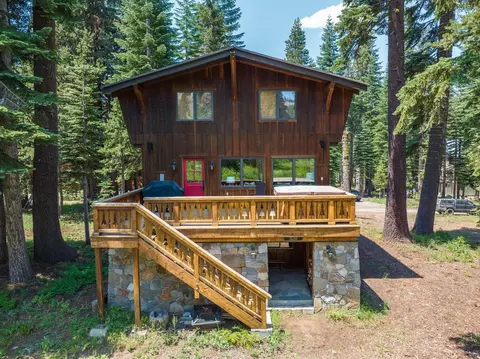 1130 Mule Ears Dr, Truckee, CA 96161