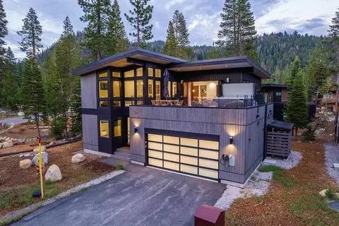 377 Palisades Cir, Olympic Valley, CA 96146