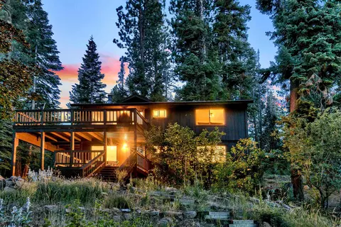 12330 Rainbow Dr, Truckee, CA 96161