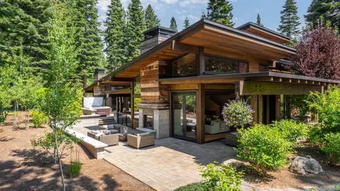 10910 Almendral Ct, Truckee, CA 96161