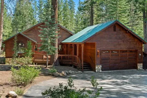 11886 Snowpeak Way, Truckee, CA 96161