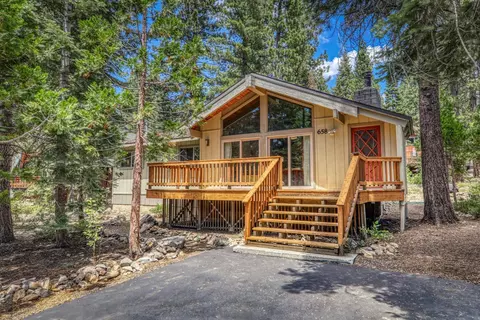 658 Sunset Rd, Carnelian Bay, CA 96140